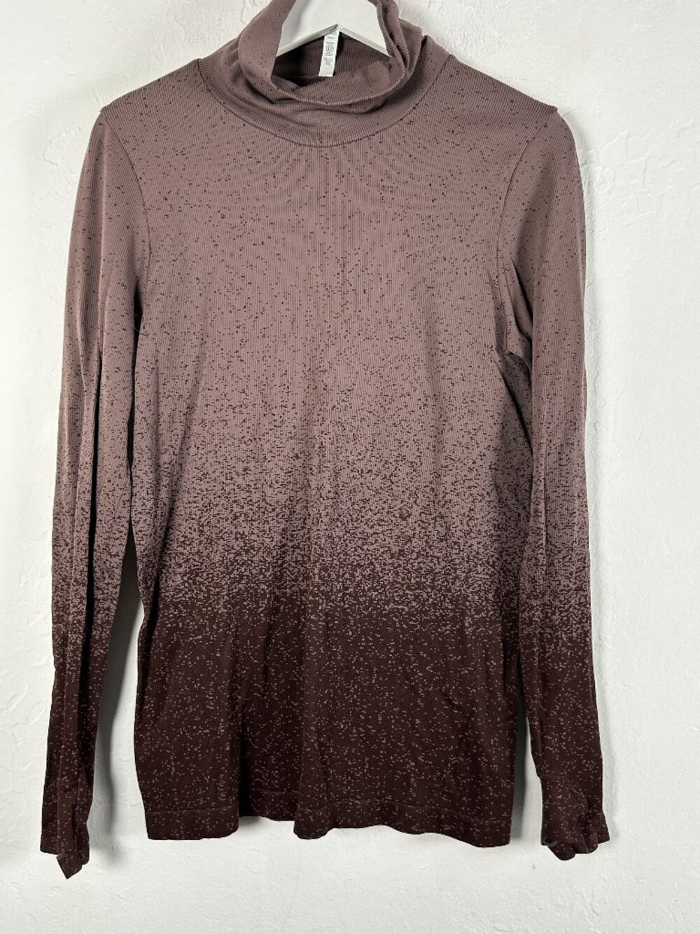 Athleta Flurry Blizzard Turtleneck Shirt Long Sleeve Purple Gradient Knit Large
